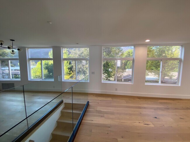 Foto del edificio - 1352 Braeridge Dr