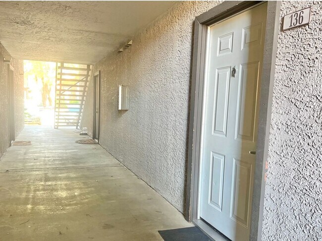 Building Photo - Beautiful 2BED / 2BATH Condo nestled in a ...
