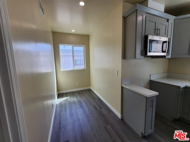 Foto del edificio - 1535 W 80th St