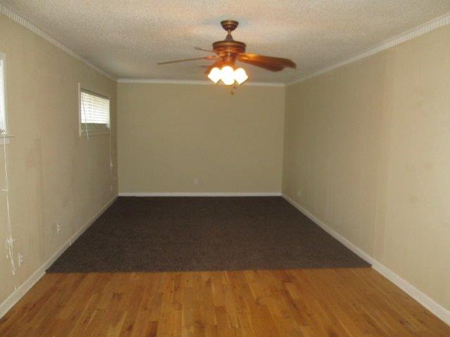 Building Photo - 515 Meadowbrook Dr