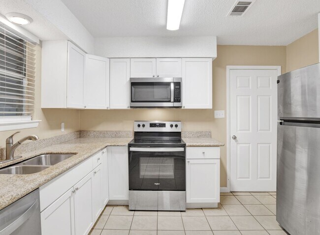 Foto del edificio - 4 Bed Home Close to NAS Pensacola
