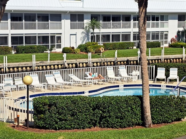 Heated Pool #1 - 1868 SW Palm City Rd Apartment