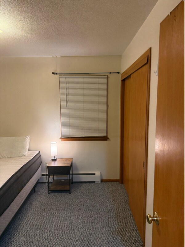 Foto del edificio - 7 11th Ave NW