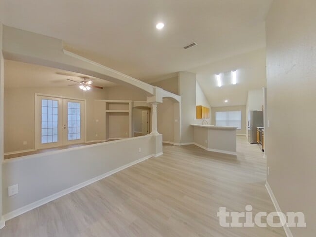 Building Photo - 1067 Stoneham Dr