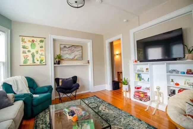 Sala de estar - 925 E Johnson St