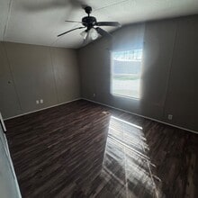 Building Photo - 2021 N Battlebell Rd