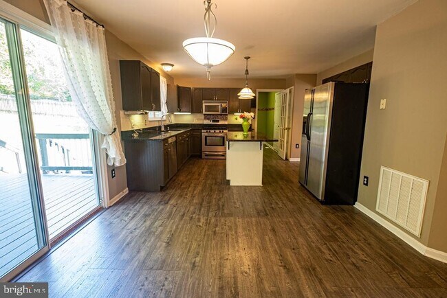 Foto del edificio - 13220-13220 Willow Point Dr