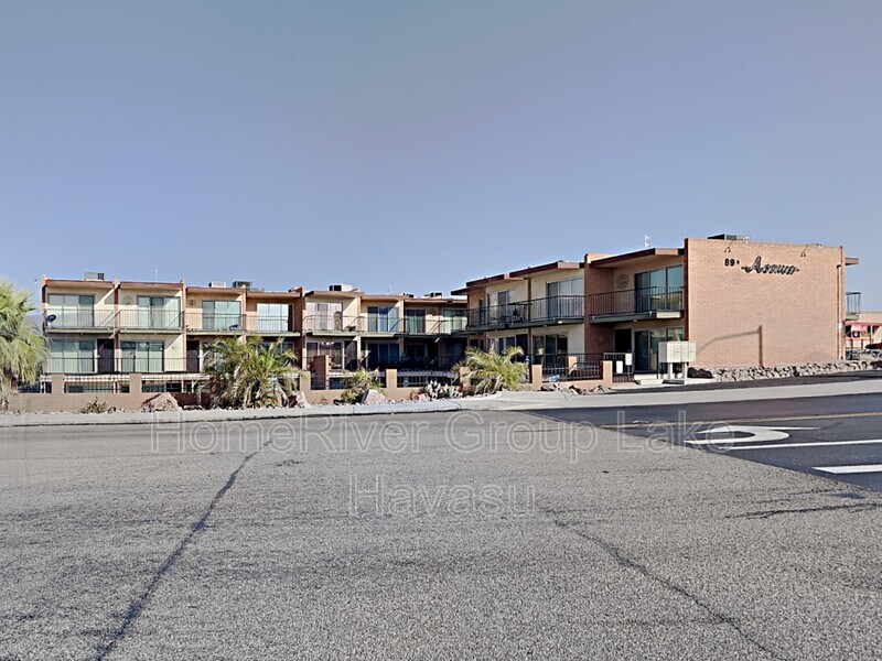 Primary Photo - 89 Acoma Blvd N