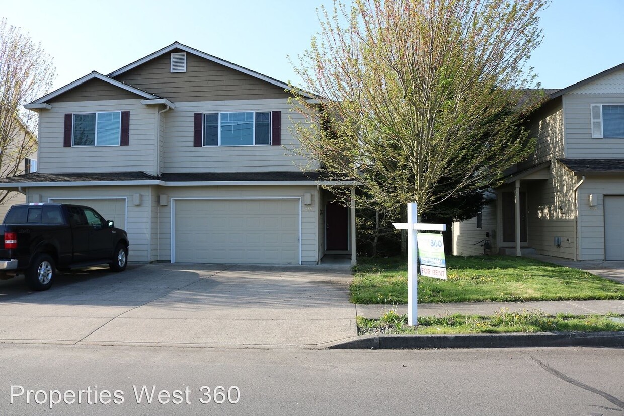3 br, 2.5 bath House - 1936 SE 11th Ave.