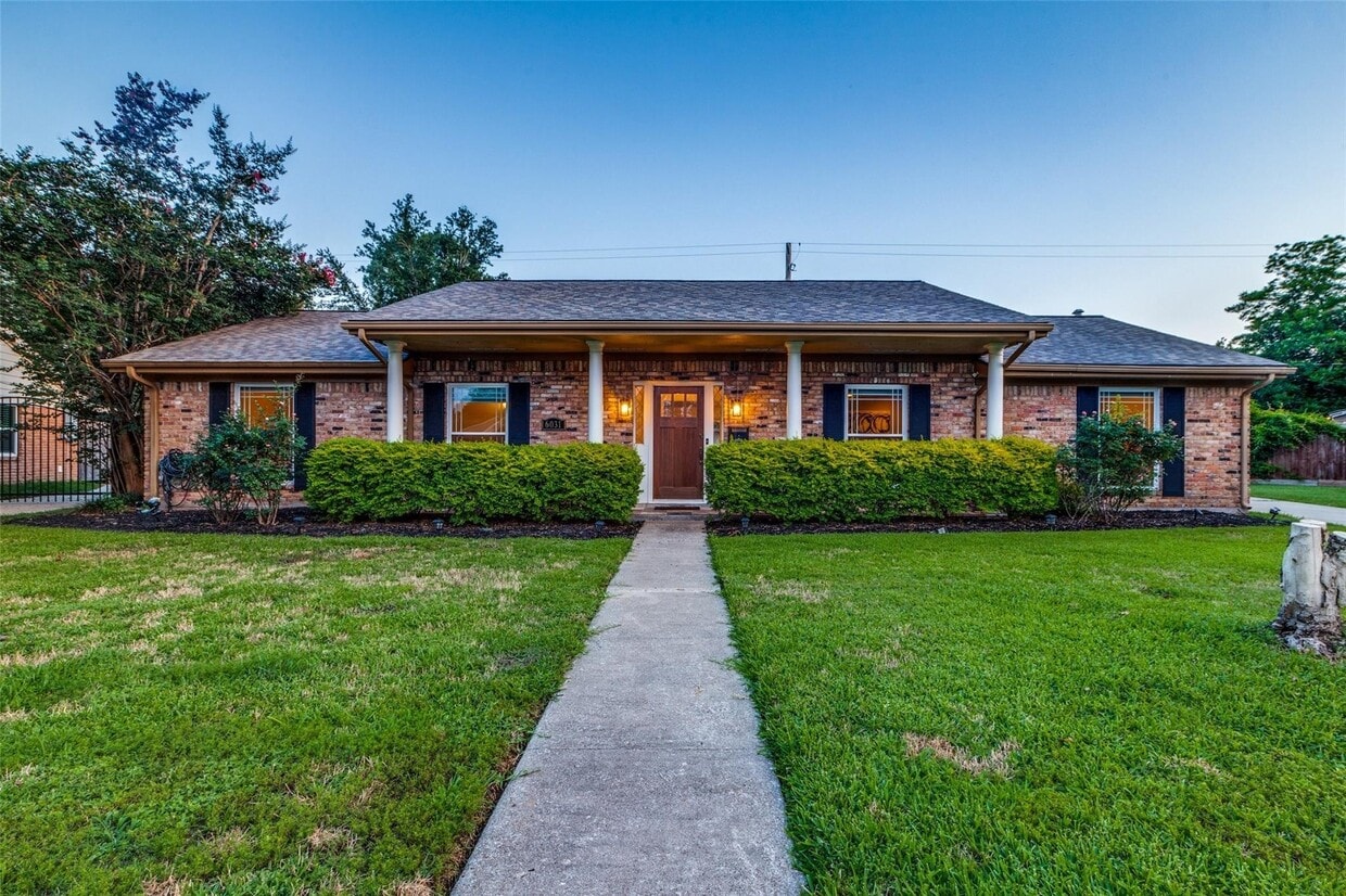 Primary Photo - 6031 McKnight St