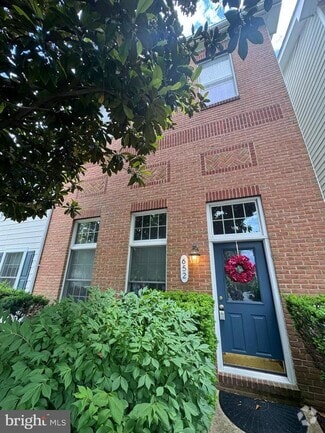 Building Photo - 652 Currant Ct