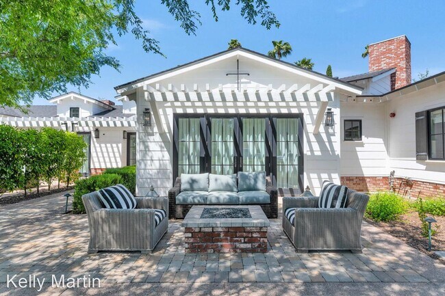 Foto del edificio - 5 br, 6 bath House - 4202 N 64th St