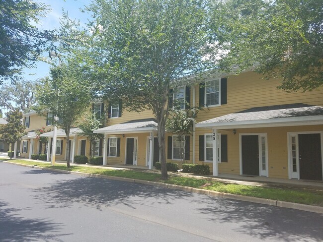 Foto del edificio - 2933 SW 35th Pl