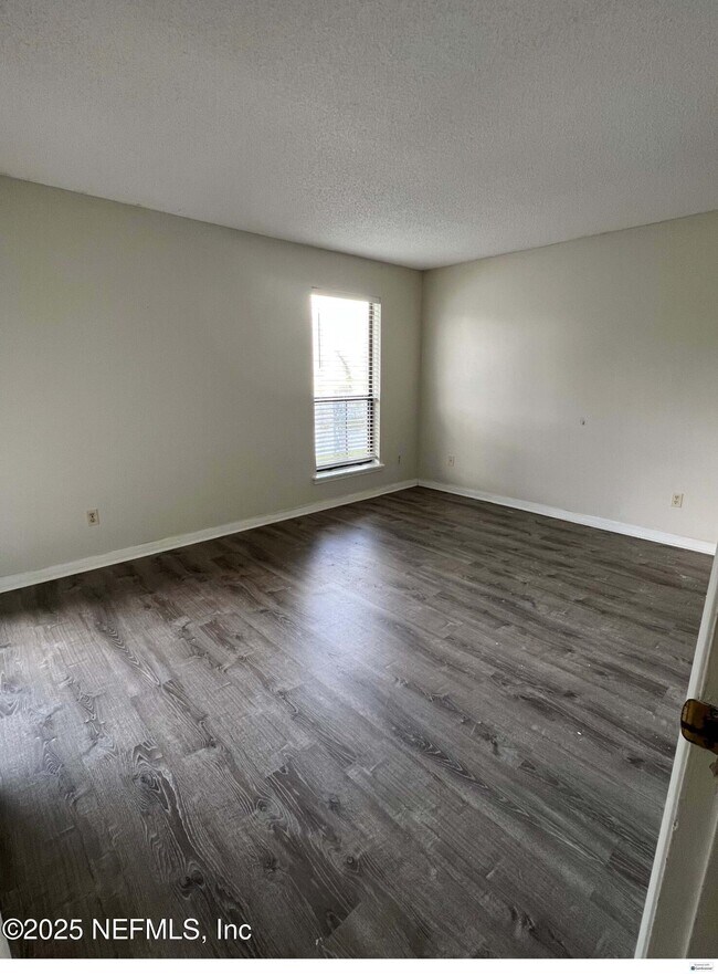 Foto del edificio - 10200 Belle Rive Blvd