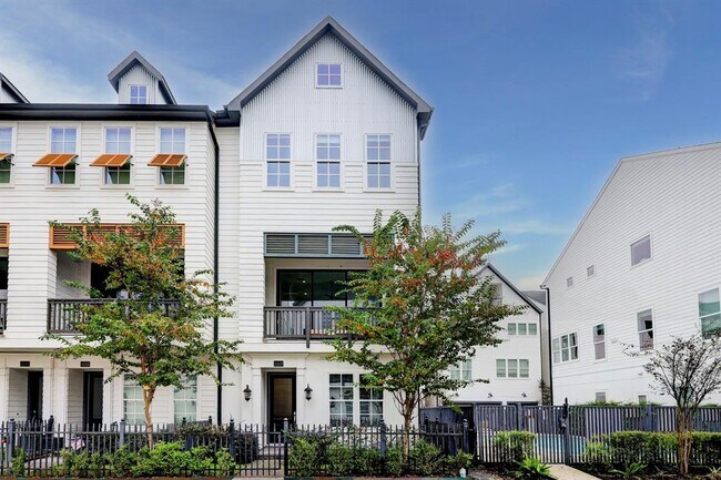 Foto del edificio - 3319 Timbergrove Oaks St