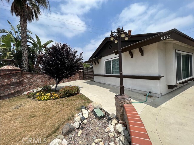 Foto del edificio - 9705 Kimberly Ave