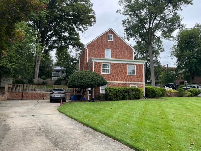 Building Photo - 4408 Glenridge St