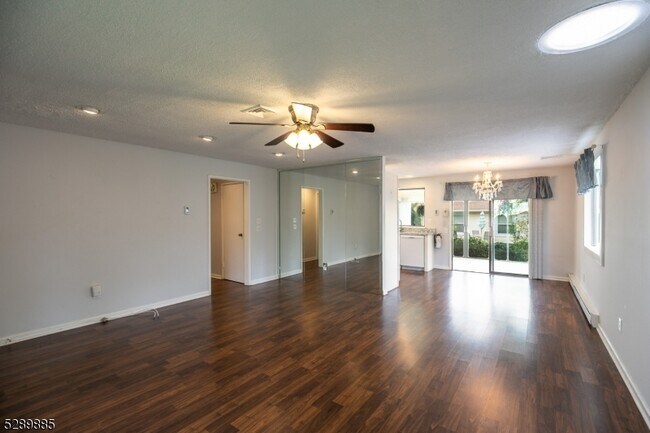 Building Photo - 49 Juniper Plaza