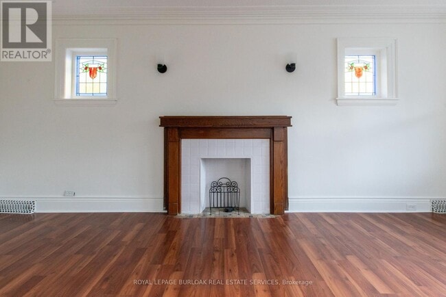 Photo du bâtiment - 49 Province St S