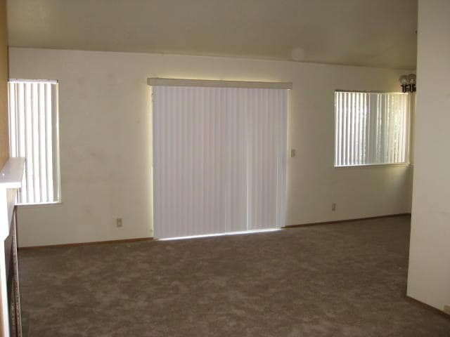 Building Photo - 3 Bedroom close to PV High School