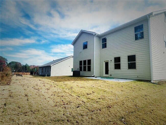 Building Photo - 483 Hellen Vly Dr
