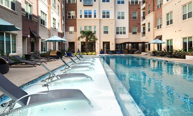 Building Photo - 1 br, 1 bath Apartment - 2922 S Shepherd Dr