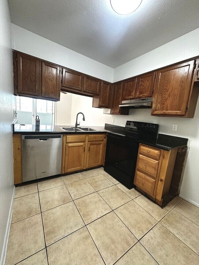 Foto del edificio - $500 Move In Special!2-bedroom, 1-bath apartment in Mesa, AZ
