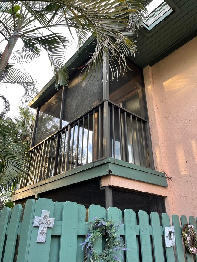 Foto del edificio - 1844 Fairview Villas Dr