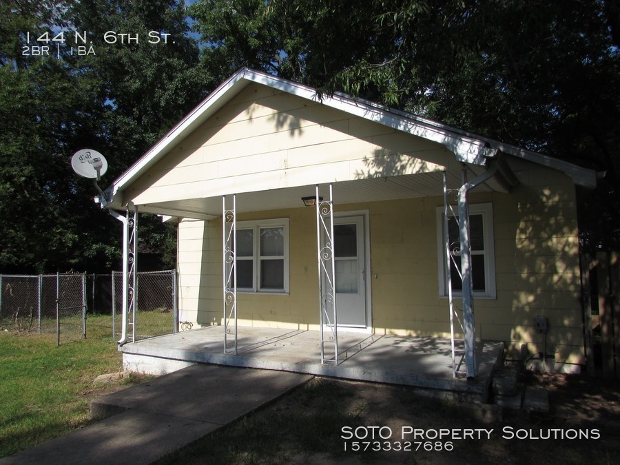 Primary Photo - 2BD/1BA House with a fenced in yard!