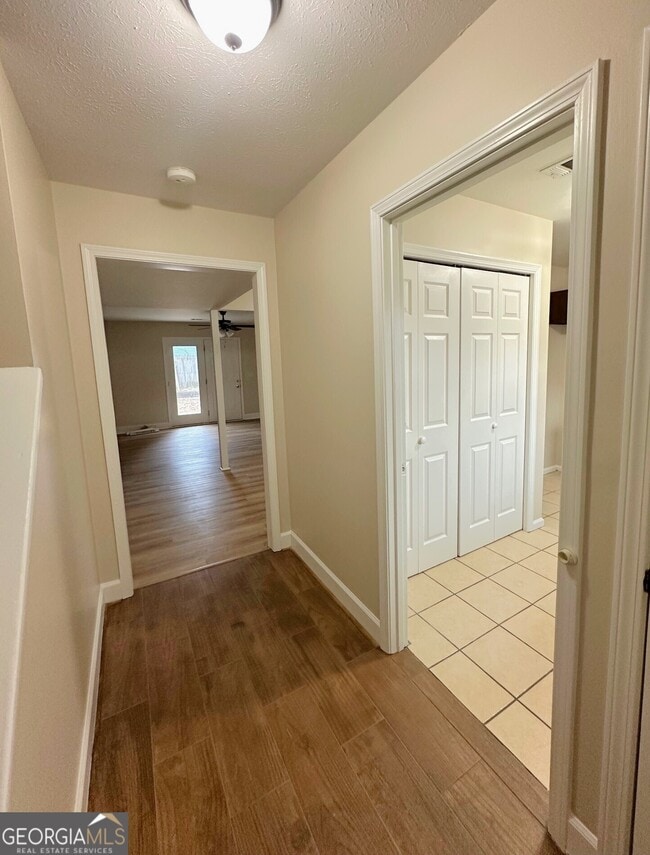 Building Photo - 104 Wrenwood Ln