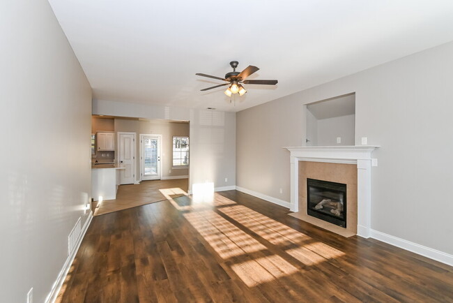 Foto del edificio - 5760 Bedford Loop W