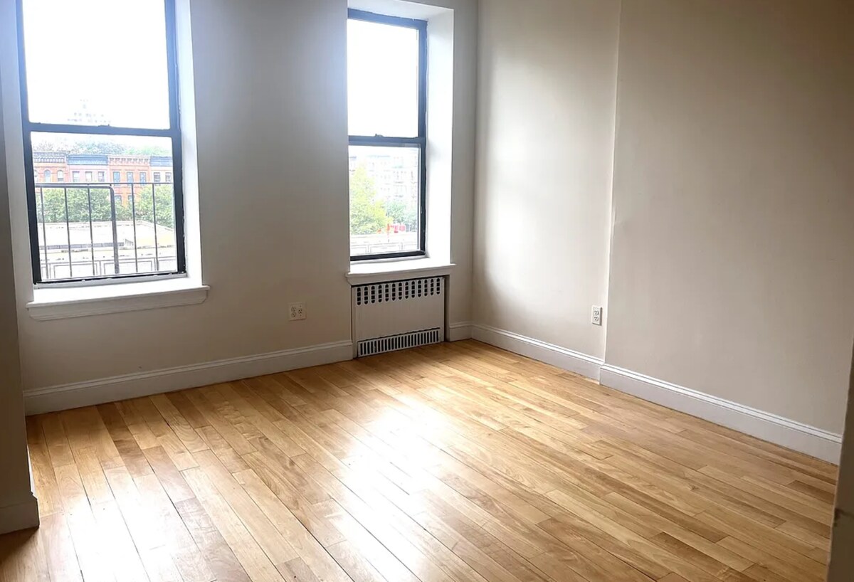 Primary Photo - WEST 119 STREET