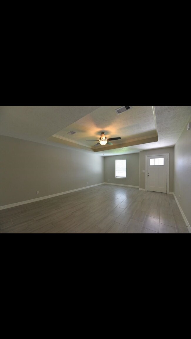 Building Photo - 6150 Hansen Blvd
