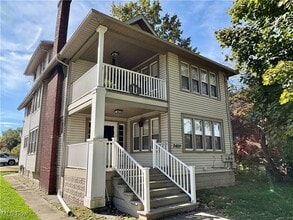 Building Photo - 2420 E Market St