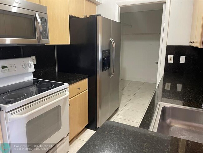 Foto del edificio - 241 SW 84th Ave
