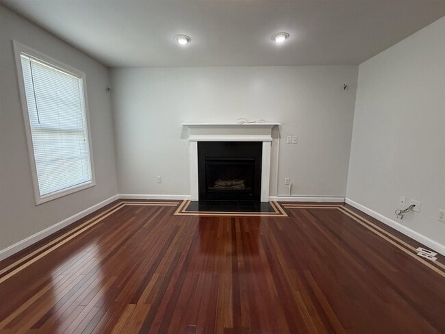Building Photo - 8 Normandy Way