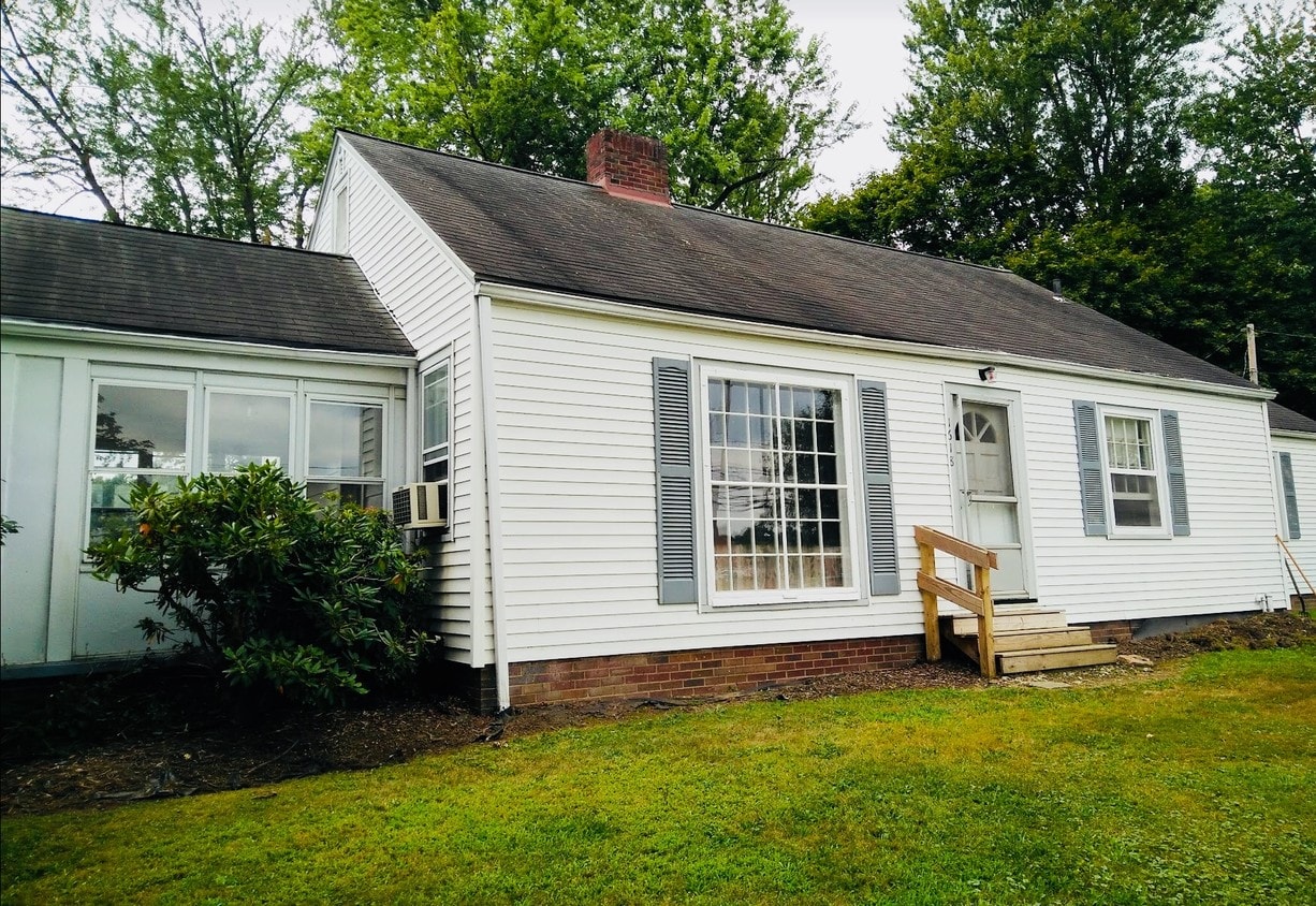 1618 Boettler Rd, Uniontown, OH 44685 House Rental in Uniontown, OH