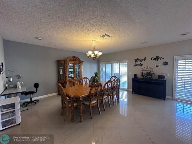 Foto del edificio - 10084 Country Brook Rd