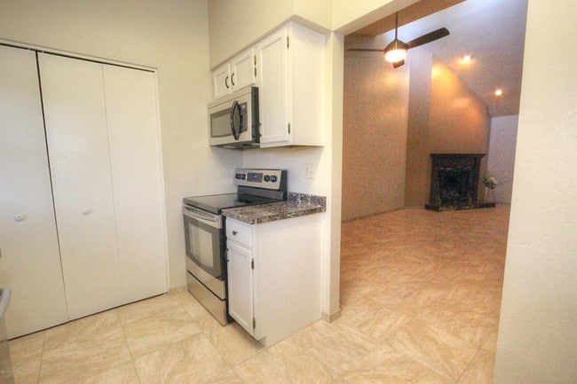 Building Photo - 3216 E Terra Alta Blvd