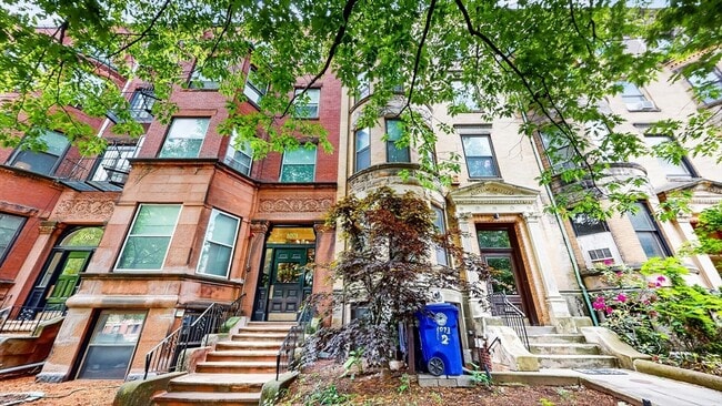 Building Photo - 1071 Beacon St