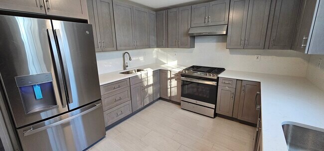 Building Photo - 545 Ellsworth Ave