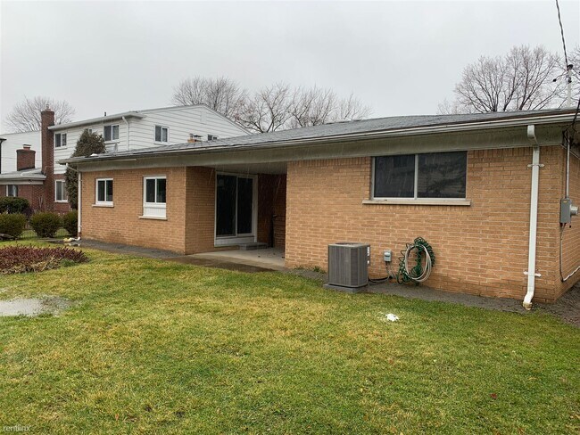 Building Photo - 4 br, 3 bath House - 20500 Mauer St