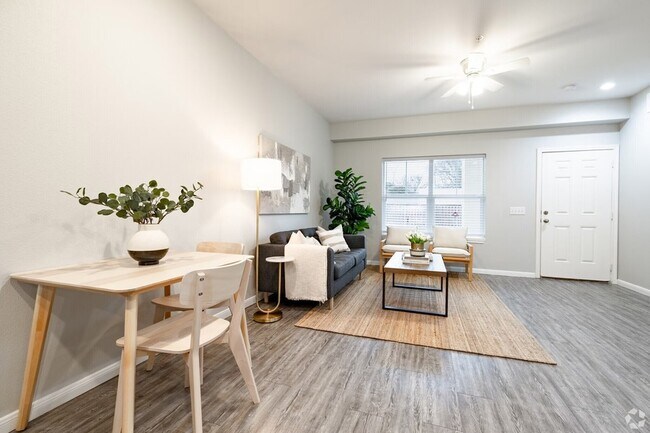 Building Photo - 100 N 5th St