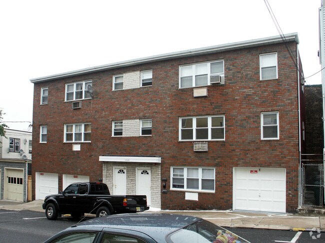 Building Photo - 7008 Hudson Ave