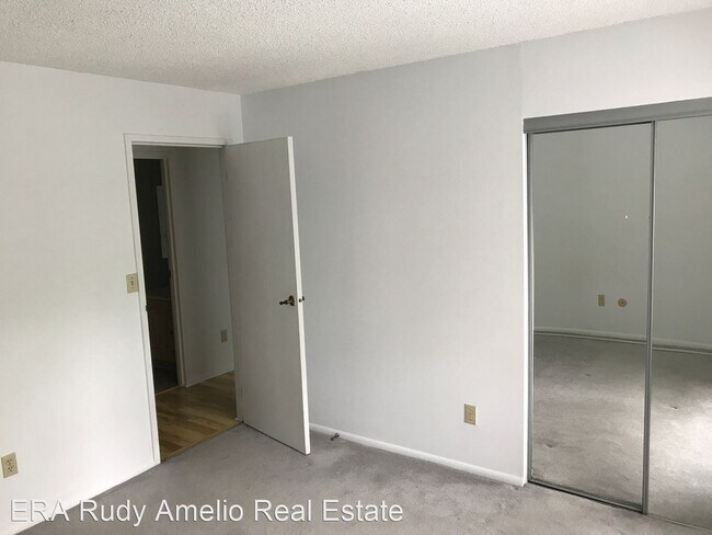 Foto del edificio - 3 br, 2 bath House - 1037-E Village Round
