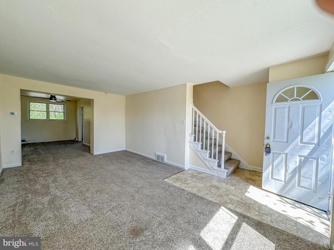 Primary Photo - 213 Madison Dr