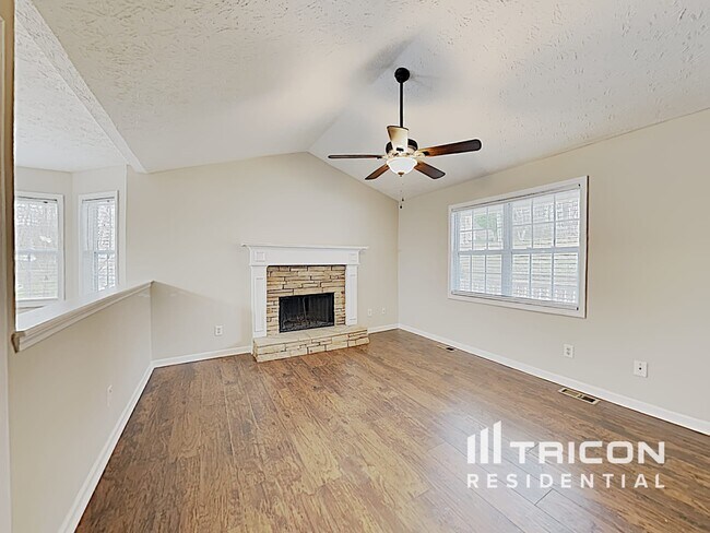 Foto del edificio - 278 Farm Brook Ln