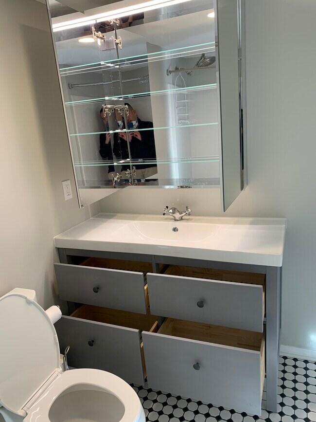 Foto del edificio - 2030 F St NW