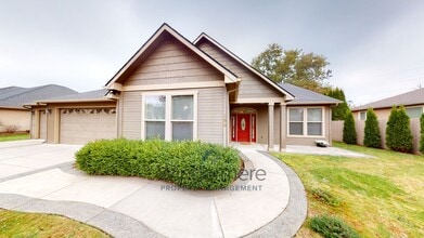Building Photo - 136 Costello Pl