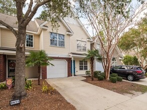Building Photo - 8679 Grassy Oak Trail